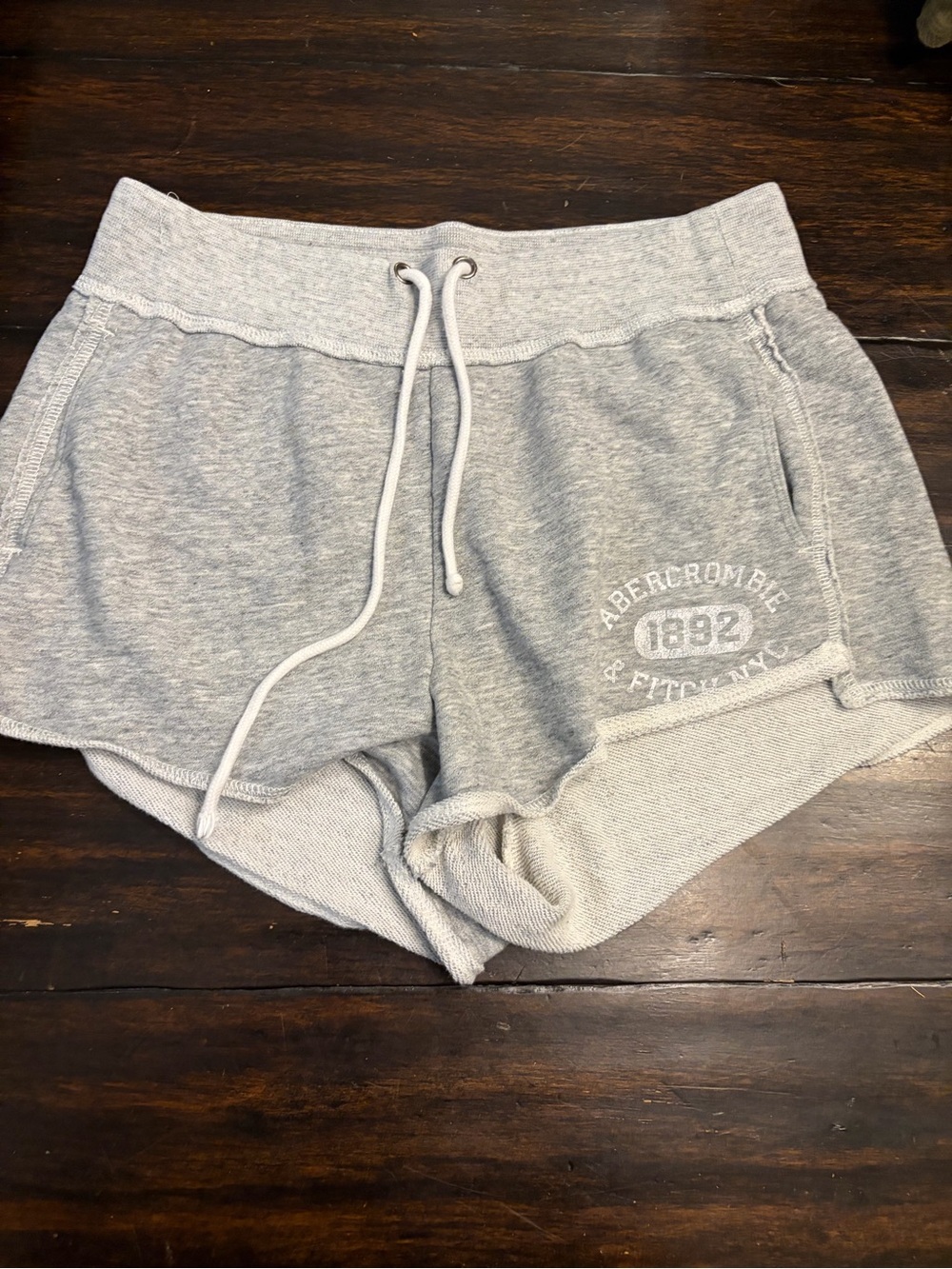 Abercrombie & Fitch Light Gray Terry Lounge Shorts women’s size medium